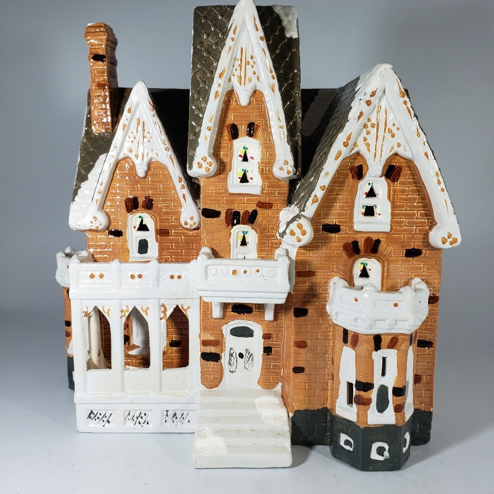 Department 56 Brown and White Victorian Holiday House